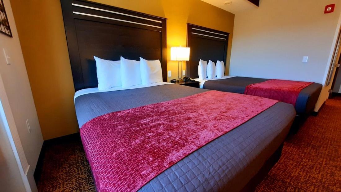 Stonebrook Hotel